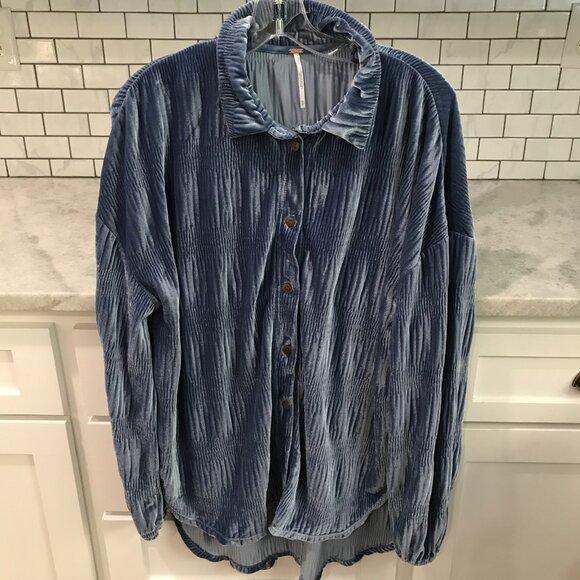Free People Button Down Shirt Womens XS Textured Crinkle Velvet Oversized Top - Picture 1 of 11